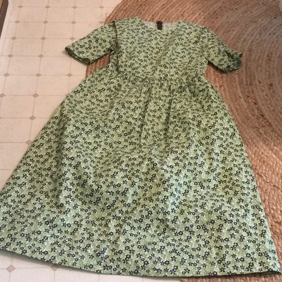 Dresses & Skirts - Cape Dress, Retro Floral Print, Mennonite Style